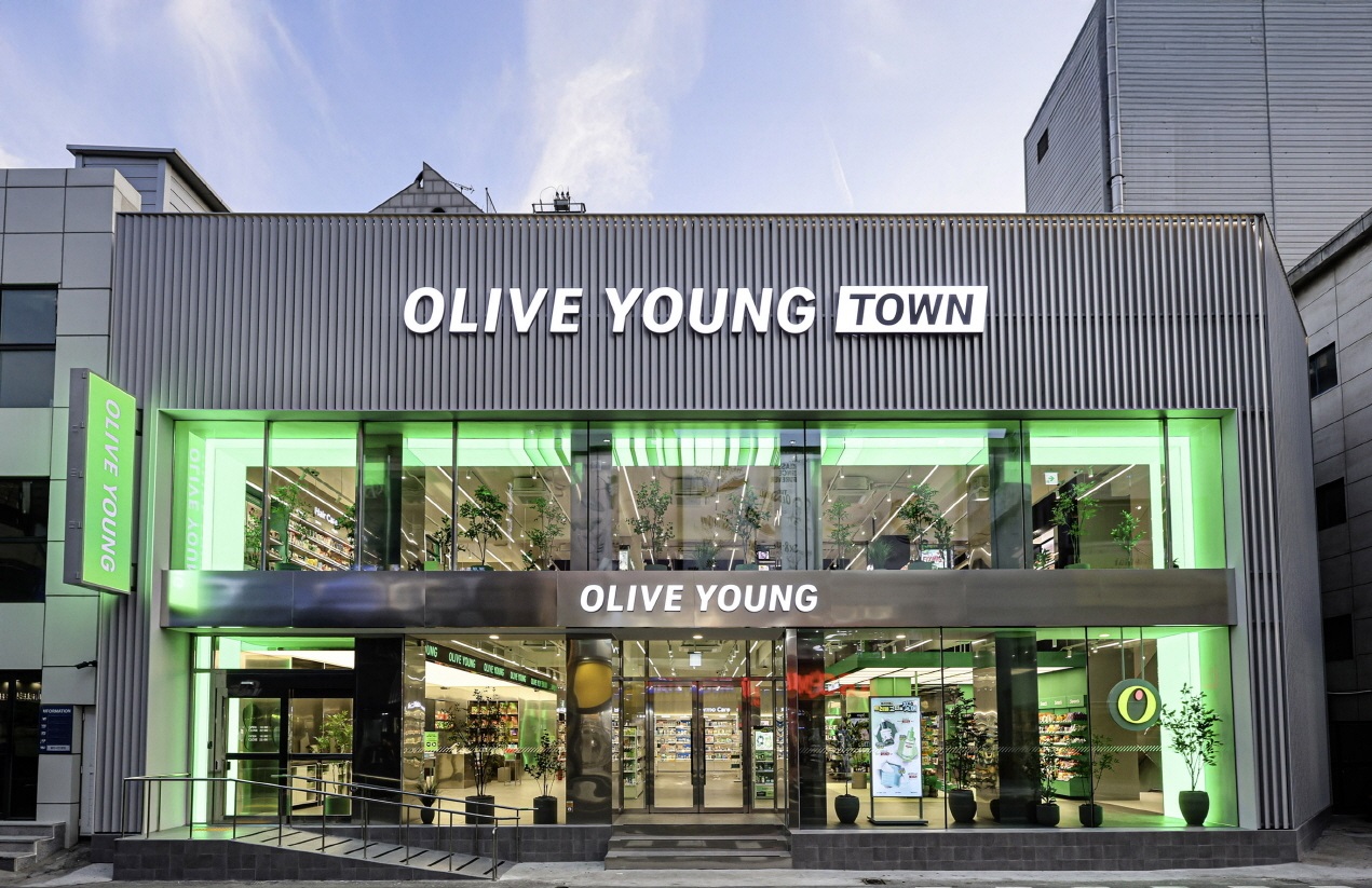 OLIVE YOUNG's Latest Sale Reveals Emerging K-Beauty Trends, From Ingredient-Focused Skincare to Pack Cleansers