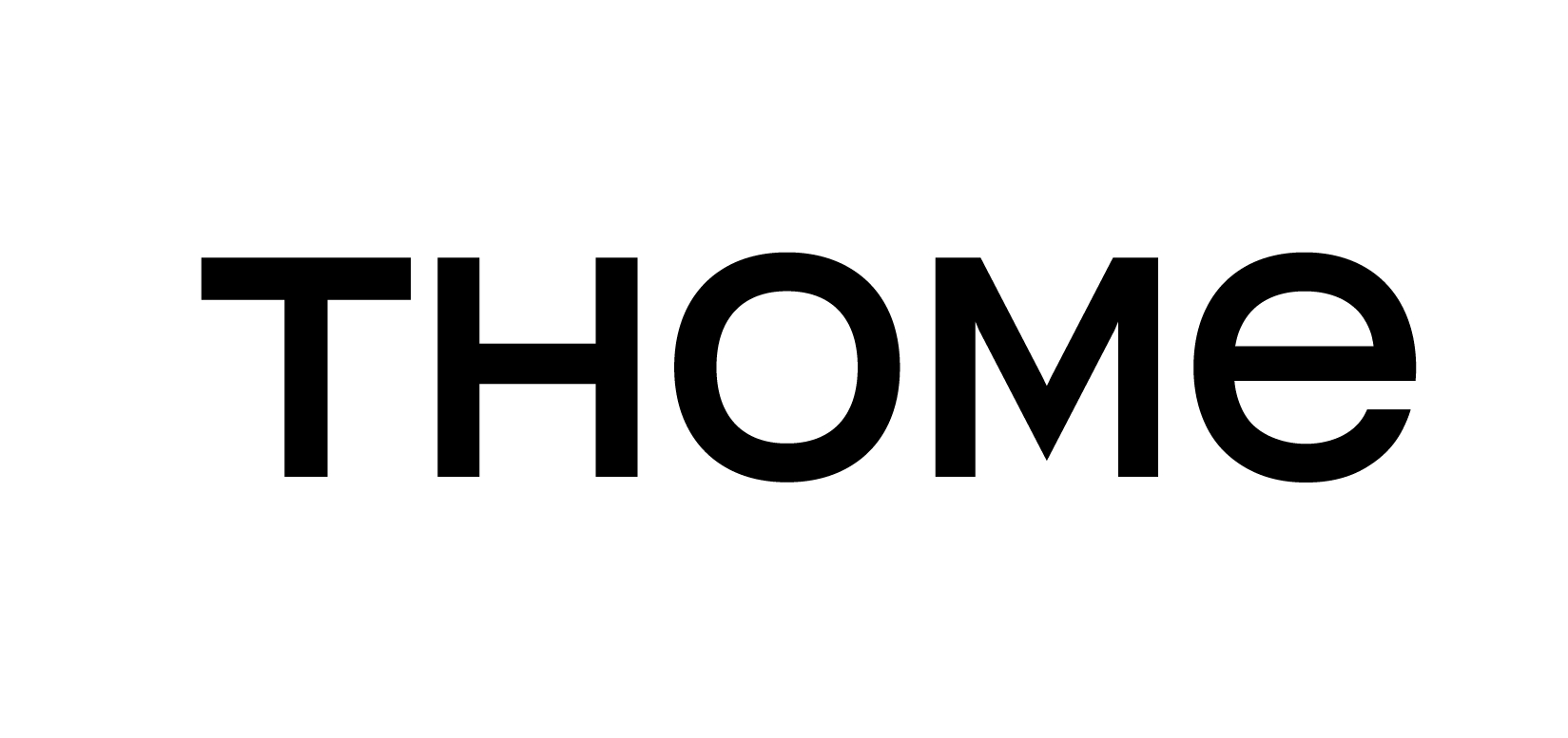 흰 배경에 검은색 대문자로 ‘THOME’이라고 쓰인 로고가 있다.